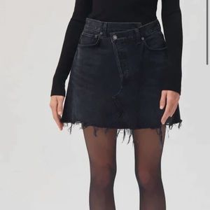 Agolde - black denim Goldie Criss Cross Skirt in Hitchhike size 4